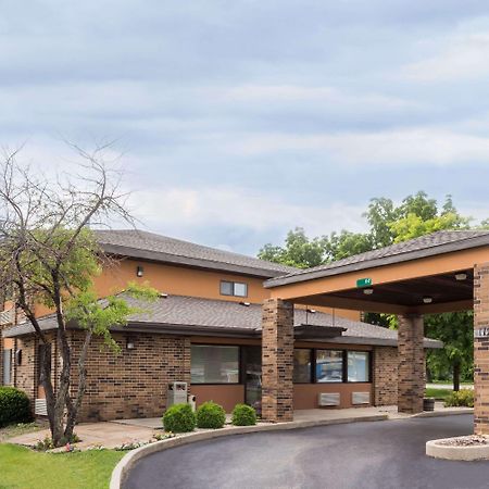 Days Inn By Wyndham Stoughton Wi. Eksteriør bilde