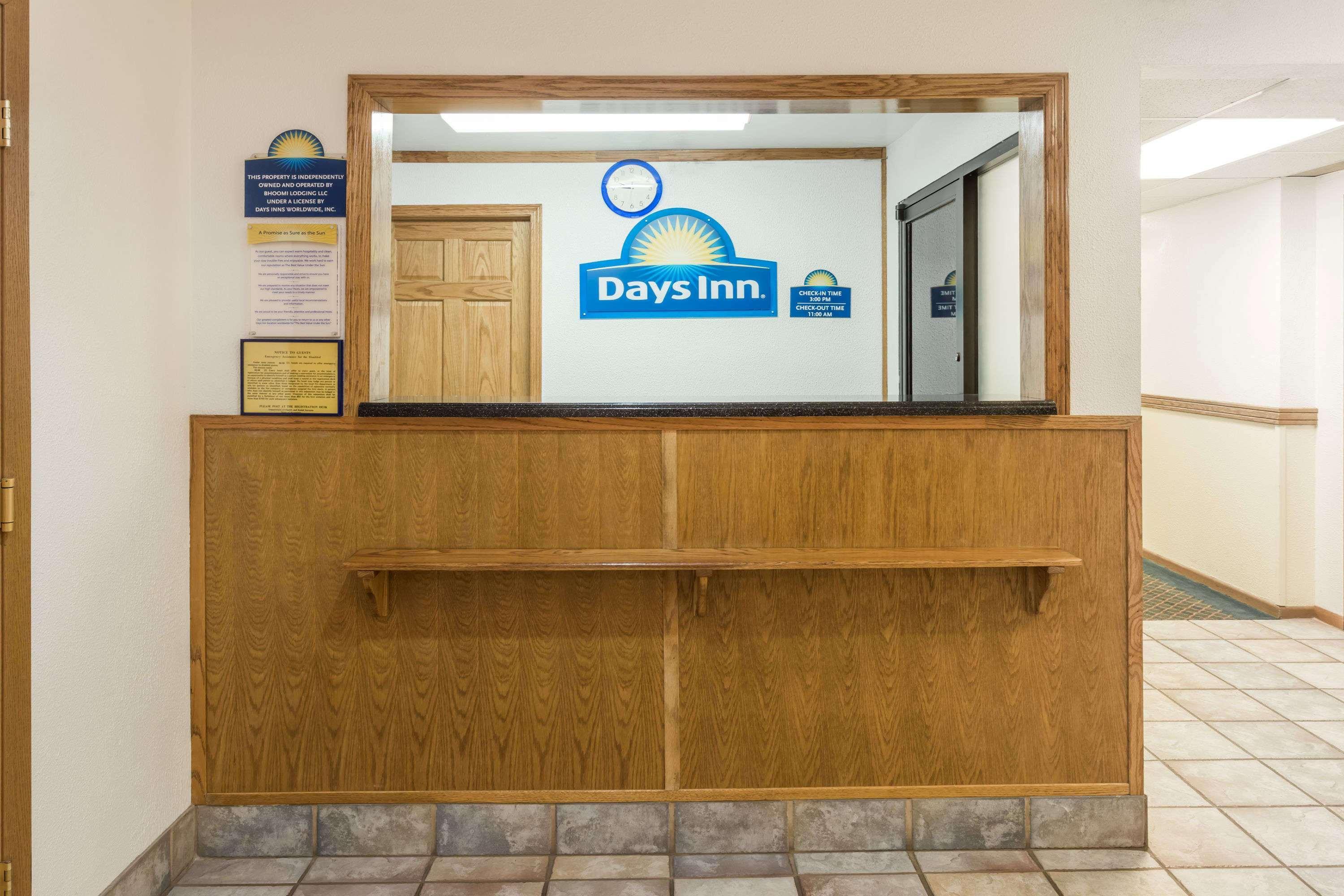 Days Inn By Wyndham Stoughton Wi. Eksteriør bilde